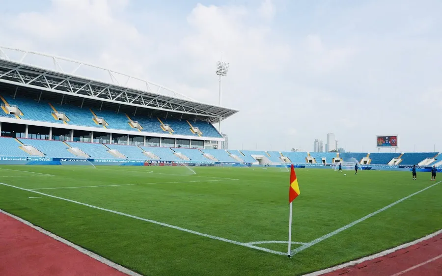 Mặt cỏ sân vận động Mỹ Đình đã được làm mới và sẵn sàng phục vụ ASEAN Cup 2026. Ảnh: MINH DÂN