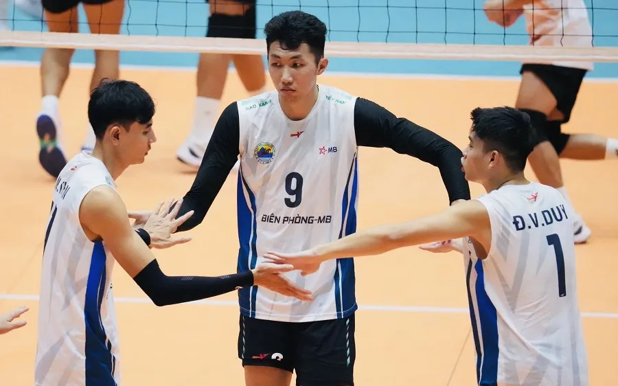 Nhiều gương mặt có chuyên môn tốt của đội tuyển bóng chuyền quốc gia sẽ thi đấu cho Đội tuyển bóng chuyền nam Quân đội trong giải đấu ở Đông Anh (Hà Nội) sắp tới. Ảnh: VFV
