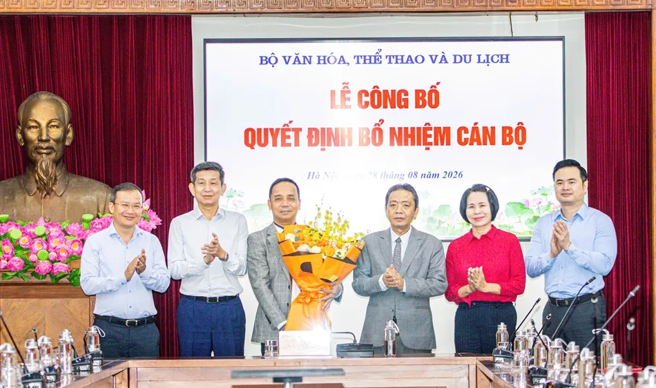 Ông Nguyễn Trọng Hổ nhận nhiệm vụ Phó cục trưởng Cục TDTT Việt Nam (Ảnh: LƯỢNG LƯỢNG)