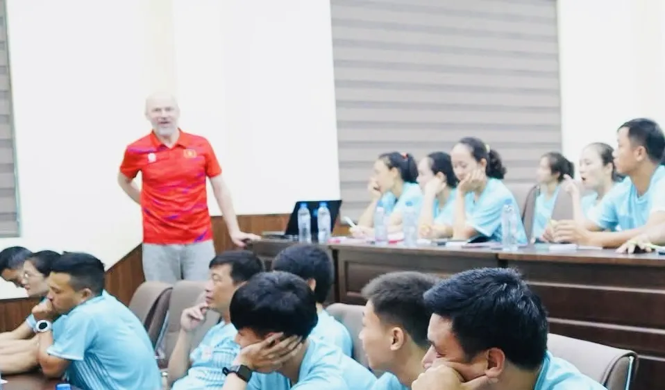Các học viên đã được tham dự Khóa đào tạo HLV bóng chuyền Cấp 1 Quốc gia năm 2026 (Ảnh: SAO VÀNG)