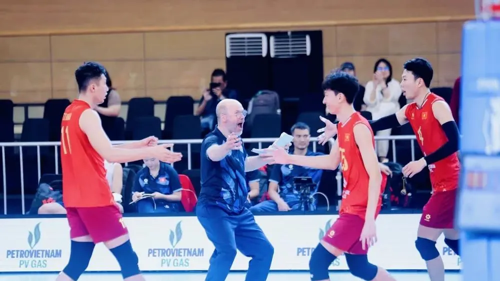 Đội tuyển bóng chuyền nam Việt Nam trở lại tập luyện chuẩn bị ASIAD 20 với đầy đủ quân số (Ảnh: SAVA)