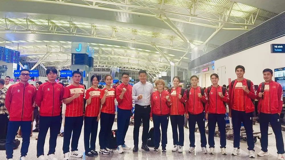 Đội tuyển đấu kiếm Việt Nam sang Nhật Bản dự ASIAD 20. Ảnh: HỒNG ĐĂNG