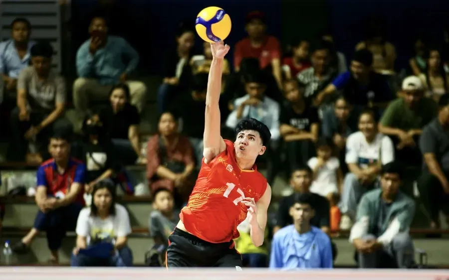 Ngọc Thuân đã tập trung thi đấu nhưng chưa đủ giúp Đội tuyển bóng chuyền nam Việt Nam trước Ấn Độ. Ảnh: DŨNG PHƯƠNG 