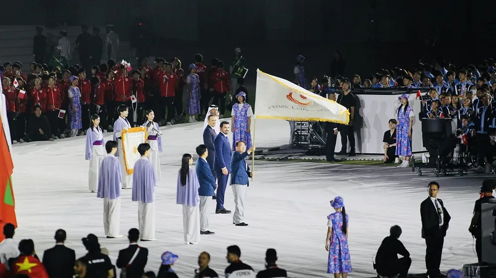 Chủ nhà Qatar của ASIAD 21 đã nhận cờ của Hội đồng Olympic châu Á tại Lễ mạc ASIAD 20 tại Nhật Bản. Ảnh: LƯỢNG LƯỢNG