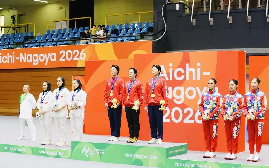 Đội tuyển karate Việt Nam đã giành HCV nội dung kata (biểu diễn) đồng đội nữ tại ASIAD 20. Ảnh: LƯỢNG LƯỢNG