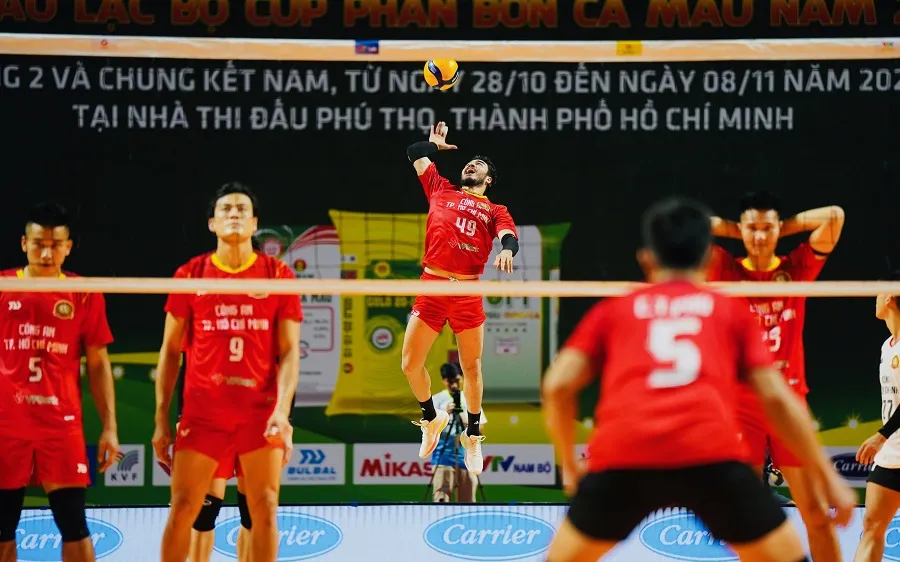 Đội Công an TPHCM tiếp tục ra sân gặp Hà Nội trong ngày tranh tài. Ảnh: VFV