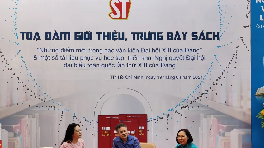 Tọa đàm giới thiệu sách Những điểm mới trong các văn kiện Đại hội XIII của Đảng