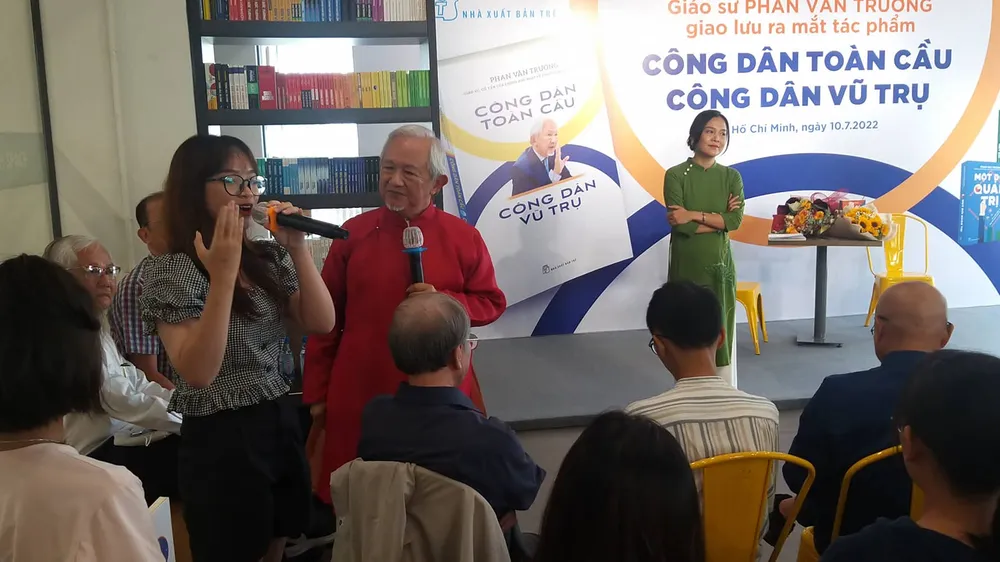 GS Phan Văn Trường: “Cuộc sống lý tưởng nhất là thuận tự nhiên” 