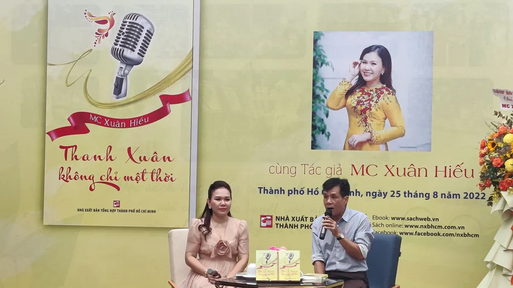 MC Xuân Hiếu ra mắt sách kể lại quãng thời gian đáng nhớ nơi Trường Sa