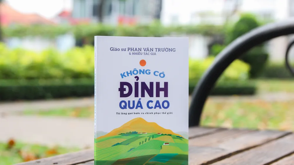 “Không có đỉnh quá cao” và bức thông điệp ý nghĩa từ Giáo sư Phan Văn Trường gửi giới trẻ 