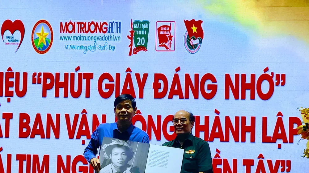 “Phút giây đáng nhớ” và câu chuyện đằng sau những bức ảnh về chiến trường Quảng Trị