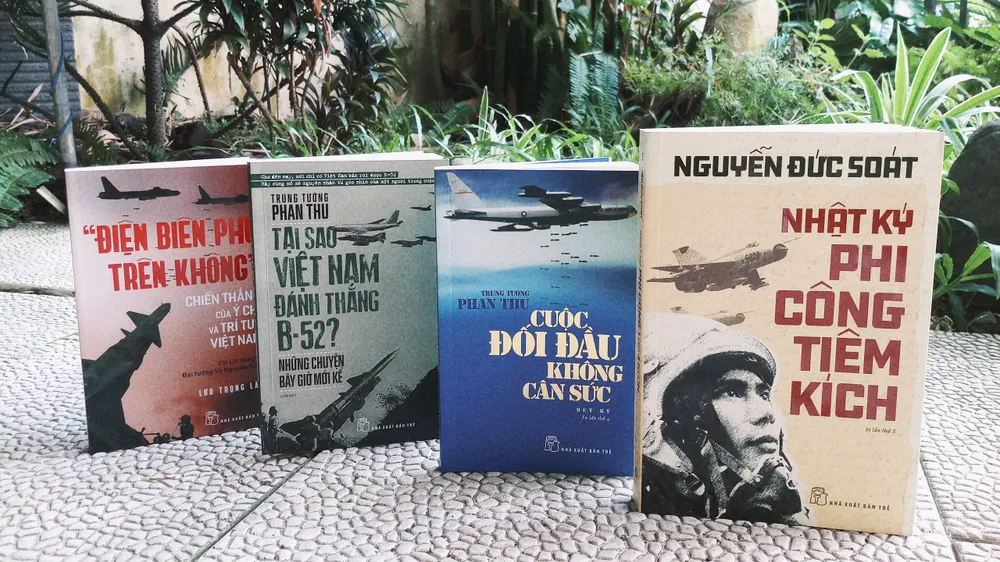 Ra mắt bộ sách kỷ niệm 50 năm chiến thắng “Hà Nội - Điện Biên Phủ trên không”