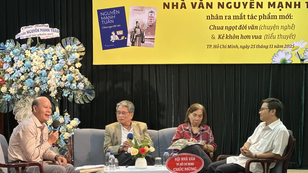 Nhà văn Nguyễn Mạnh Tuấn ra mắt 2 tác phẩm ở tuổi 80 