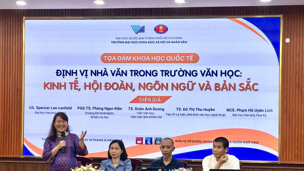 Định vị nhà văn trong trường văn học từ góc nhìn liên ngành