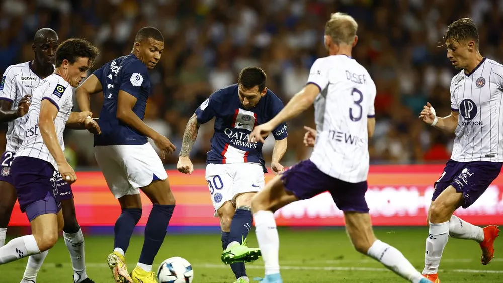 Messi lập cú đúp kiến tạo khi chạm trán Toulouse