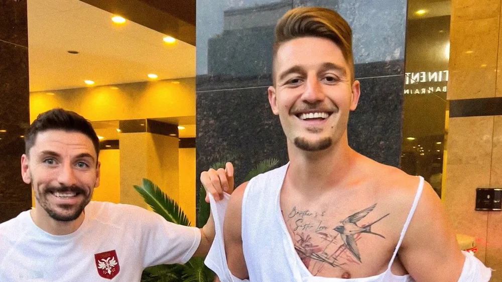 Milinkovic-Savic xé áo chào con gái đầu lòng