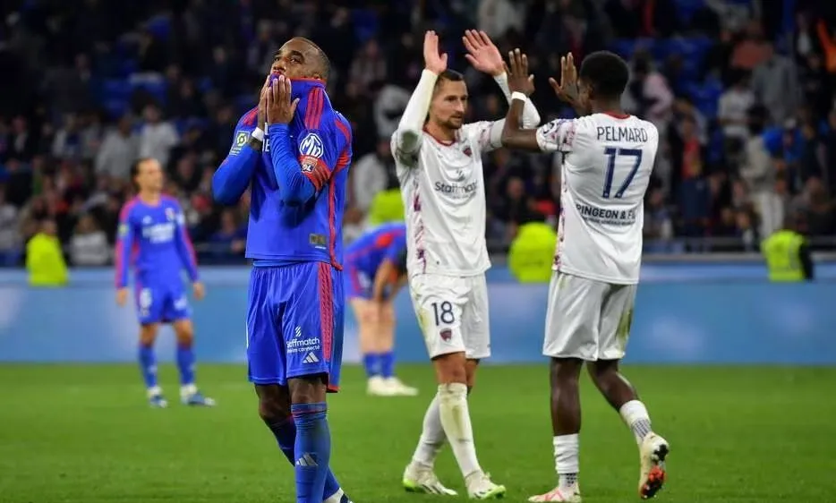 Lyon chìm sâu vào khủng hoảng