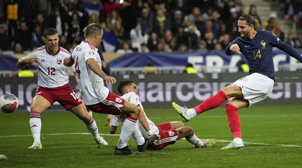 "Thua Pháp 14-0 không nhục bằng bị miệt thị ngoại hình!"