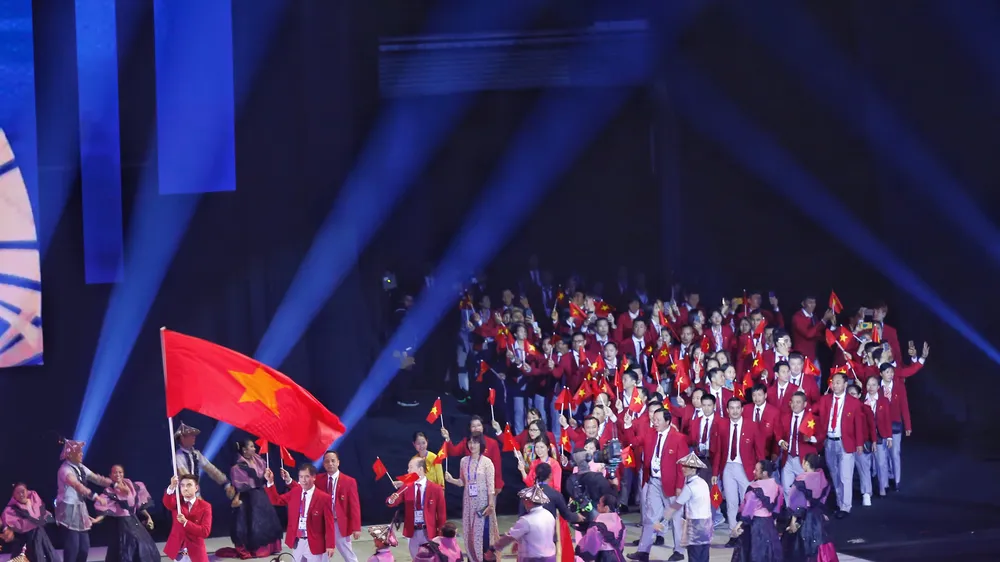 Đoàn thể thao Việt Nam trong buổi lễ khai mạc SEA Games 30. Ảnh: Dũng Phương