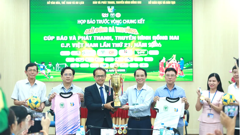 Có 16 đội tham dự Vòng chung kết Giải bóng đá nhi đồng Cúp Báo và PT-TH Đồng Nai - C.P. Việt Nam lần thứ 21. Ảnh: Quỳnh Mai