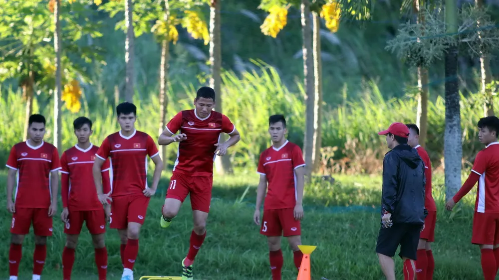 Đội tuyển trên sân tập chiều 29-11. Ảnh: ANH KHOA