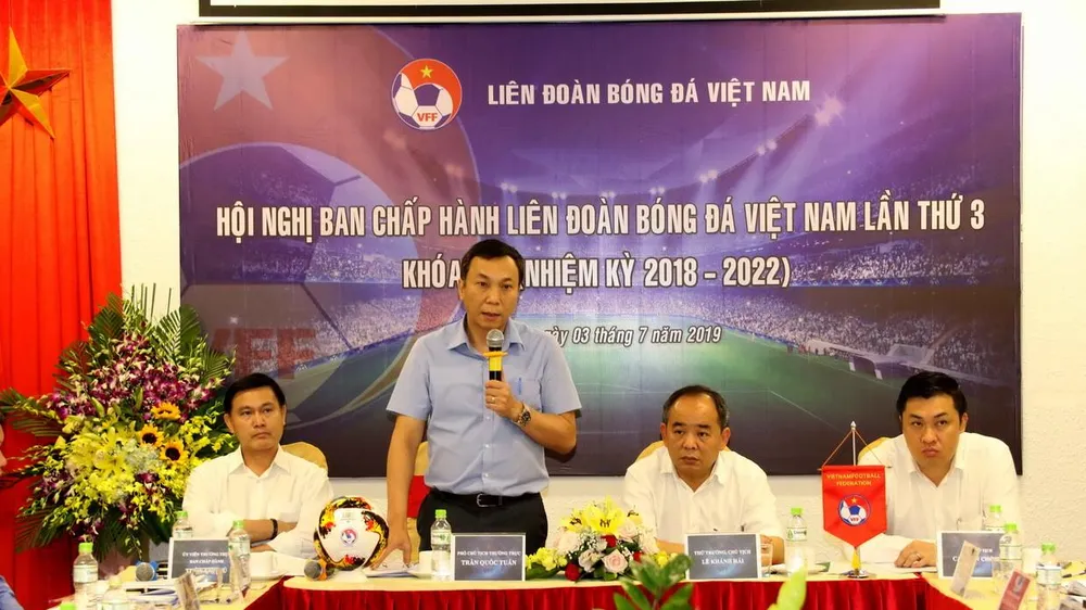 Bộ máy lãnh đạo VFF chỉ còn 4 người sau khi ông Cấn Văn Nghĩa rút lui. Ảnh: ANH TRẦN