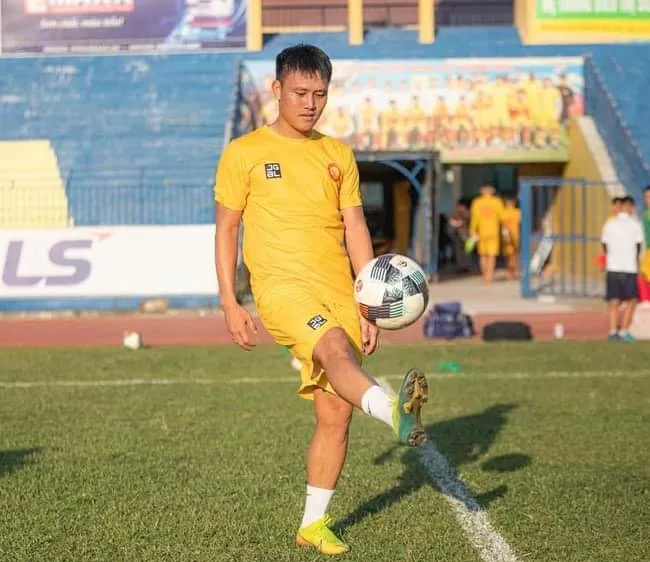 Đình Bảo tập chay sau khi rời Thanh Hoá