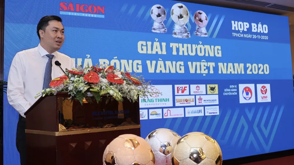 Ông Cao Văn Chóng trong bài phát biểu chào mừng giải thưởng năm nay. Ảnh: DŨNG PHƯƠNG 