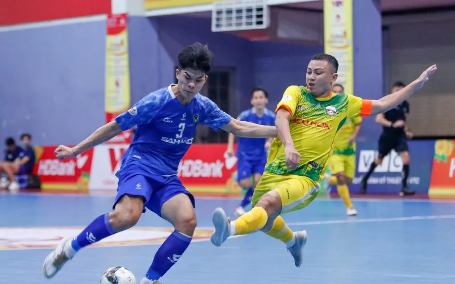 Sahako FC thẳng tiến ở ngôi đầu