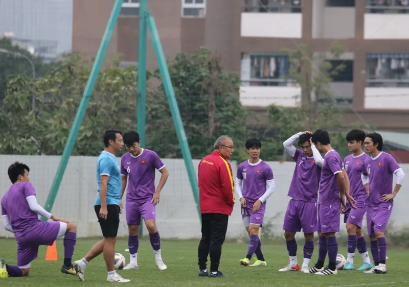Đội tuyển Việt Nam sớm dừng bước khi không bảo vệ thành công ngôi vô địch AFF Cup