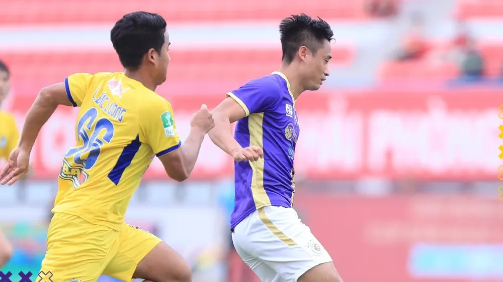 Vũ Minh Tuấn tỏa sáng trong trận thắng 4-2 của Hà Nội trước HA.GL với 2 bàn thắng và 1 đường kiến tạo