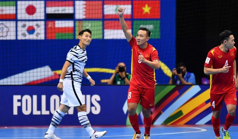 Minh Trí ghi bàn gỡ hòa 1-1