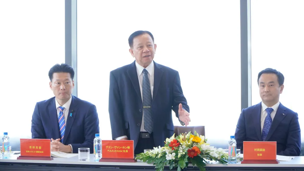 Chủ tịch HĐQT Tổng công ty Becamex IDC phát biểu chào mừng Đoàn đại biểu cao cấp tỉnh Yamaguchi tại buổi đón tiếp