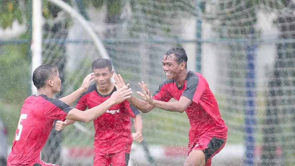 Bamboo FC dễ dàng vượt qua vòng Tứ kết sau chiến thắng 3-0 trước Thắng Đệ FC. Ảnh: BambooFC