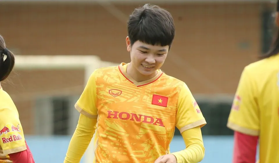 Tiền đạo trẻ Tuyết Ngân