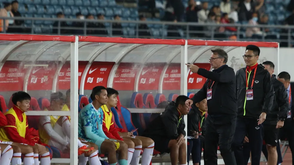 HLV Troussier còn không nhiều thời gian để hoàn thiện mọi thứ cho vòng loại World Cup 2026
