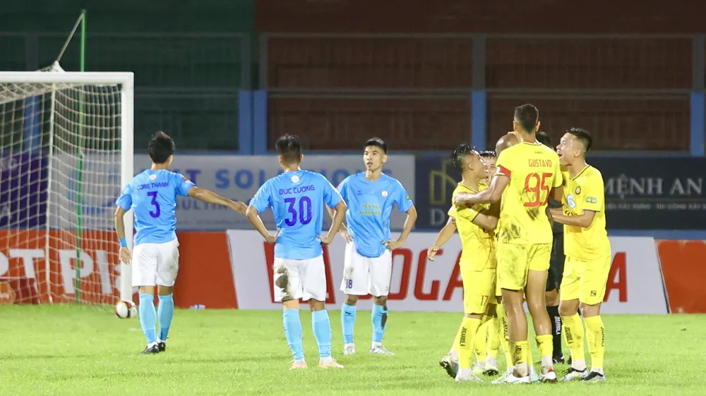 Thanh Hóa vươn lên nhì bảng sau chiến thắng 2-0 trước Khánh Hòa. Ảnh: DŨNG PHƯƠNG