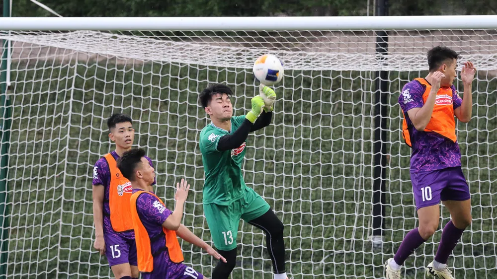 Bài tập chống bóng bổng của đội U23 Việt Nam