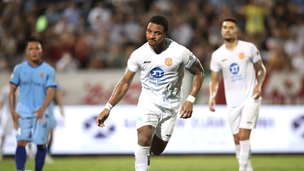 Nam Định sẽ vắng "sát thủ" Rafaelson ở vòng 18