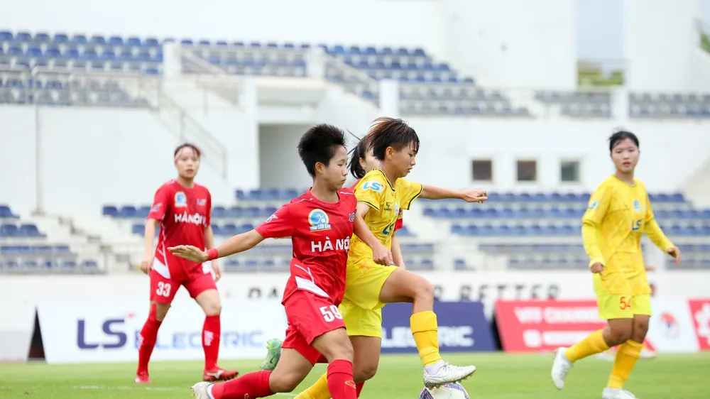 Hà Nội II giành 3 điểm đầu tiên khi giành chiến thắng 1-0 trước TPHCM II