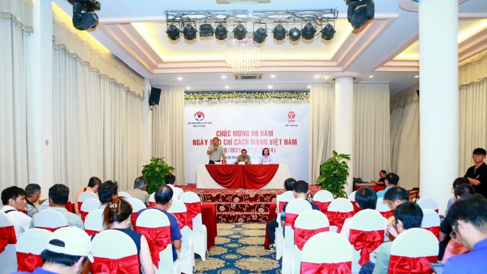 Toàn cảnh buổi gặp gỡ giới truyền thông của lãnh đạo VFF và VPF vào chiều 14-6 tại TPHCM