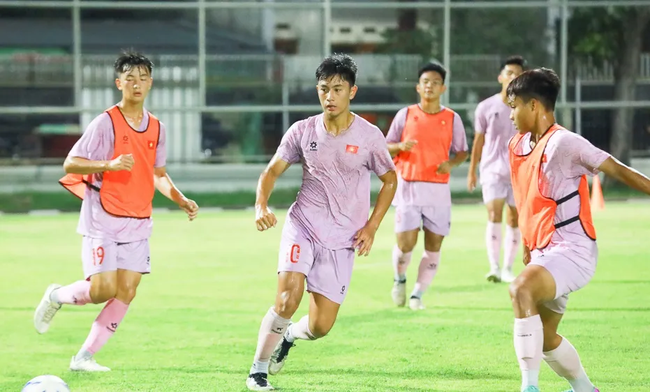 U16 Việt Nam quyết thắng Campuchia để rộng cửa giành ngôi đầu bảng