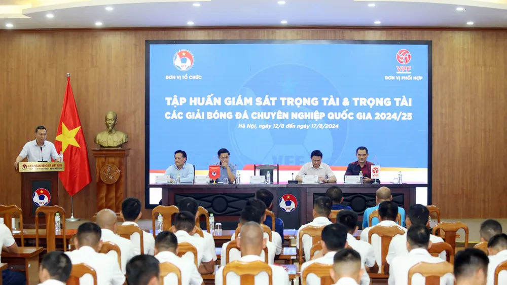 Chủ tịch VFF,ông Trần Quốc Tuấn phát biểu tại buổi khai mạc