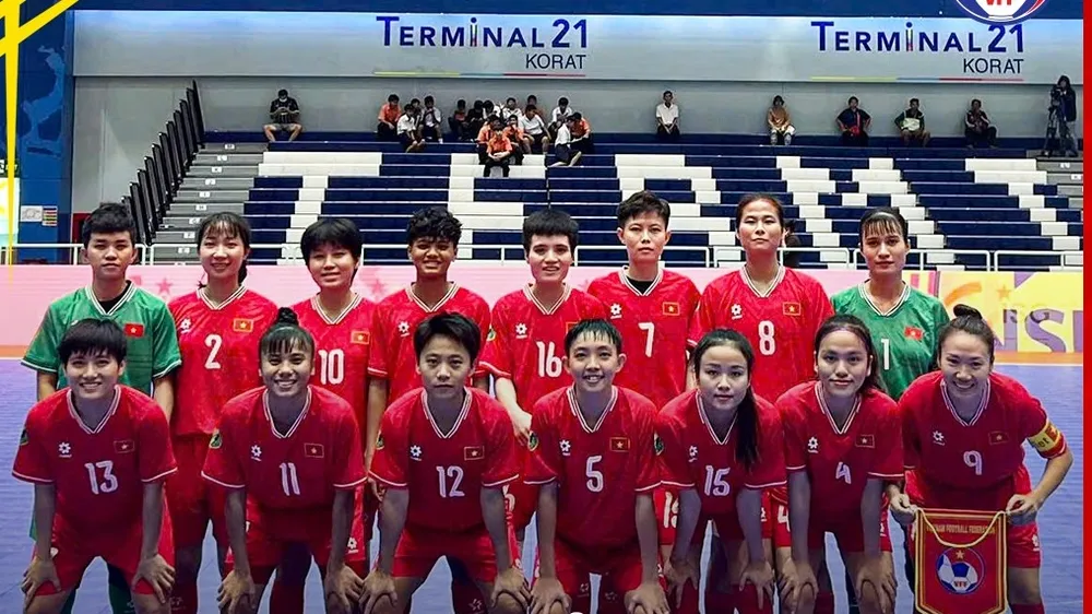 Đội tuyển futsal nữ Việt Nam tiếp tục thể hiện sự lấn lướt trước các cô gái Trung Quốc