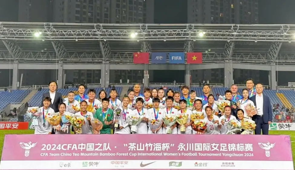 Đội tuyển nữ Việt Nam đứng thứ nhì với 3 điểm sau khi thắng Uzbekistan 2-0 và thua đội chủ nhà Trung Quốc 0-2