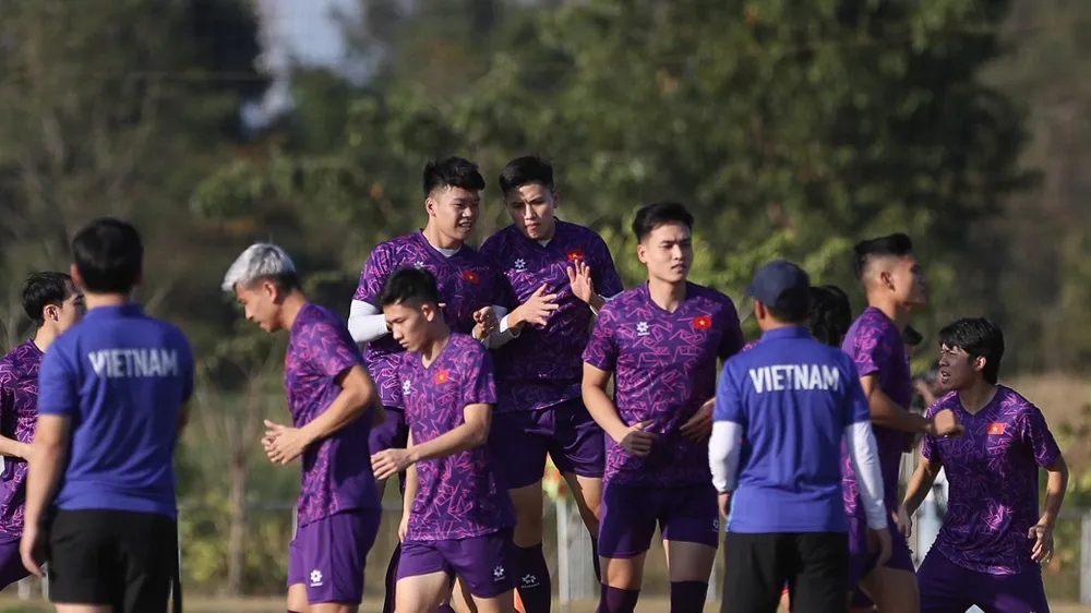 Đội tuyển Việt Nam tích cực chuẩn bị cho trận ra quân. Ảnh: ĐOÀN NHẬT