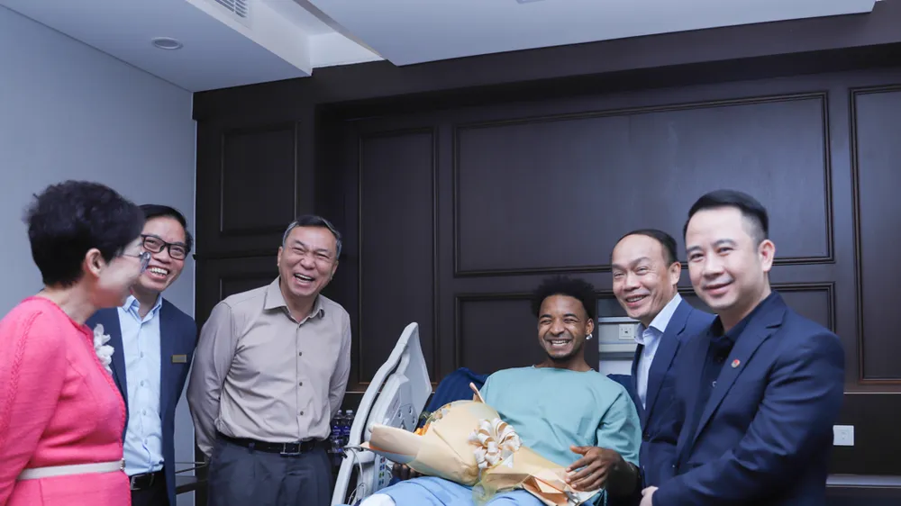 Lãnh đạo VFF đến thăm và động viên Xuân Son