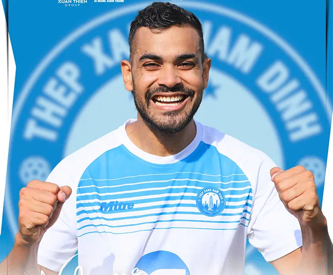Tiền đạo Brenner Marlos Varanda de Oliveira