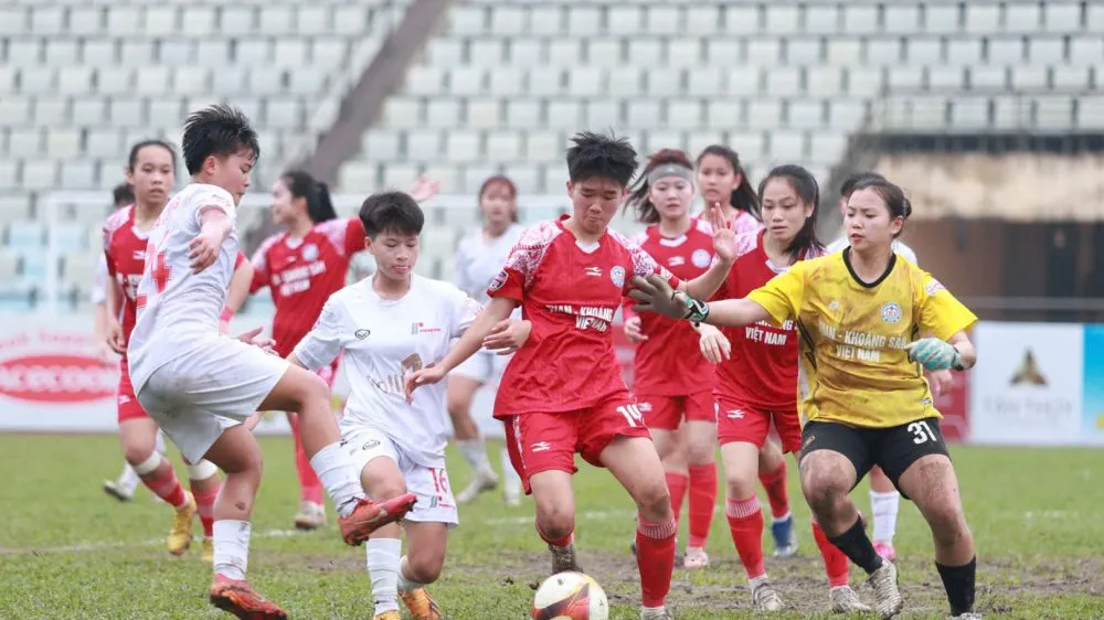 PP.Hà Nam giành chiến thắng cách biệt trước Than KSVN