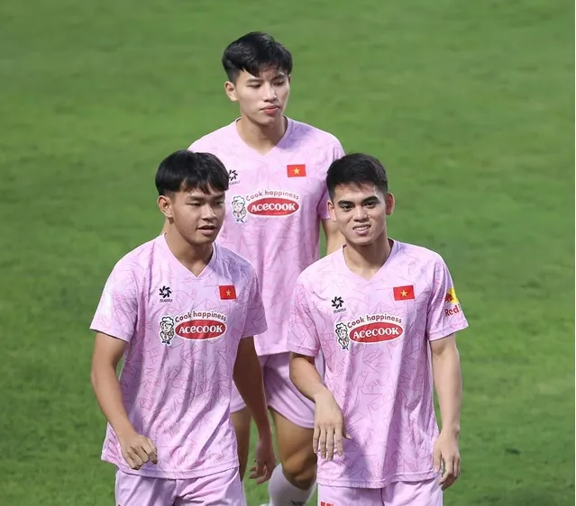 Nhiều gương mặt trẻ chưa có cơ hội thể hiện trong trận gặp Campuchia.